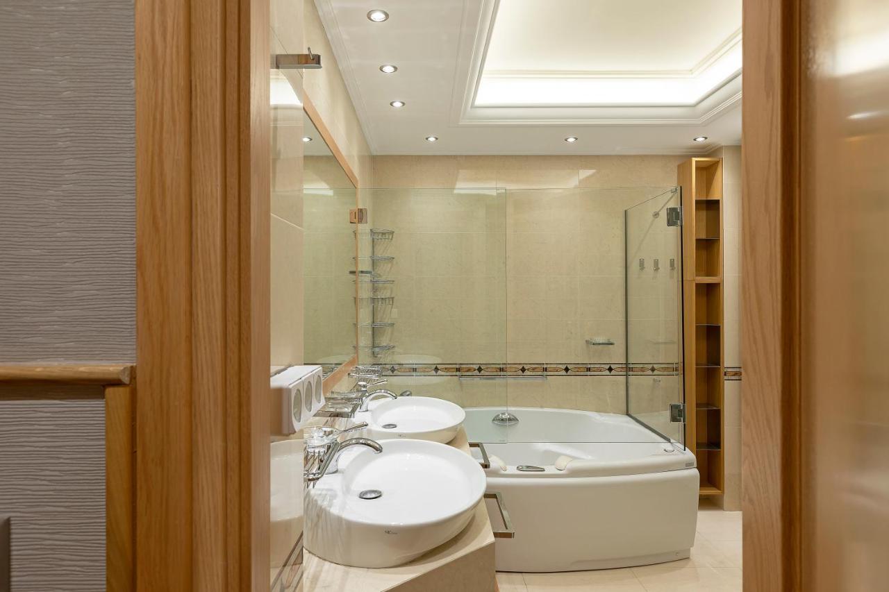 Vouliagmeni'S Elegance By Acropolis Suites Athén Kültér fotó