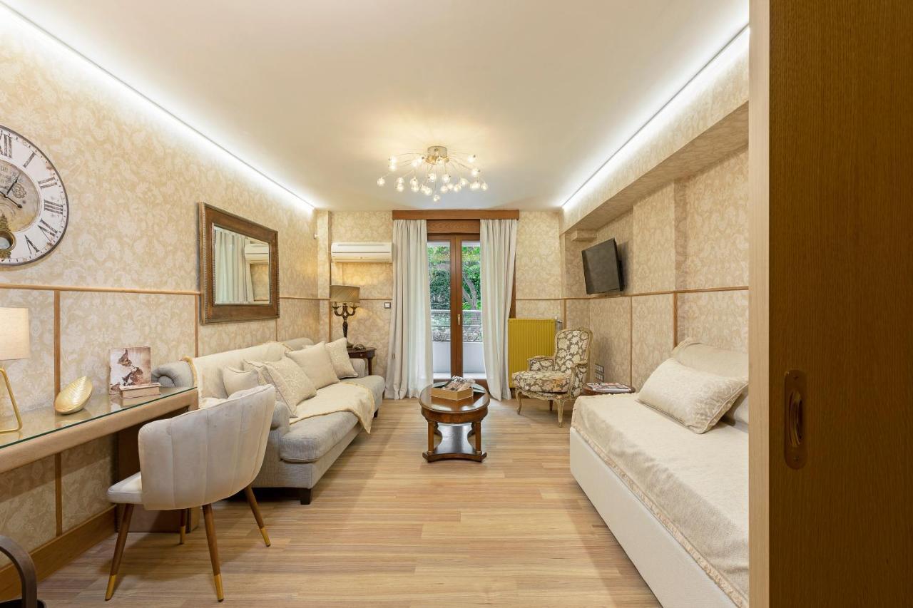 Vouliagmeni'S Elegance By Acropolis Suites Athén Kültér fotó