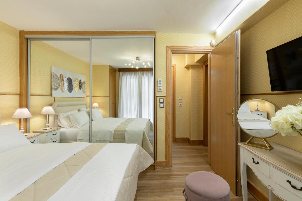 Vouliagmeni'S Elegance By Acropolis Suites Athén Kültér fotó